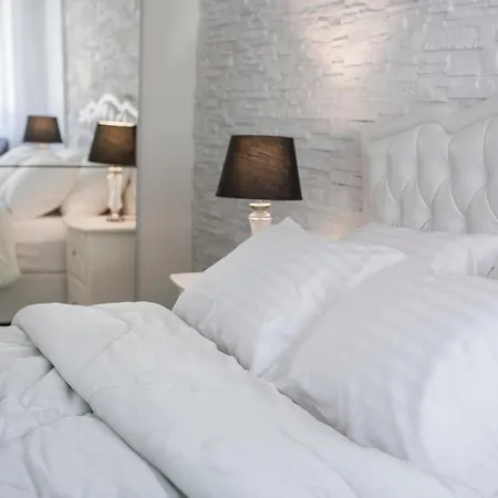 Minetos Βλαχάτα